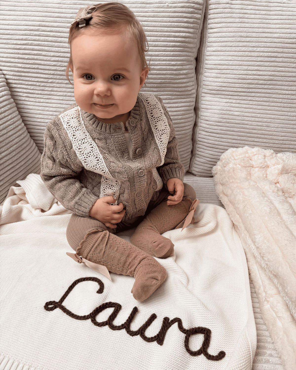 Personalisierte Strickdecke mit Namen - aus 100% Baumwolle