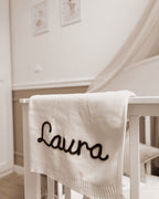 Personalisierte Strickdecke mit Namen - aus 100% Baumwolle
