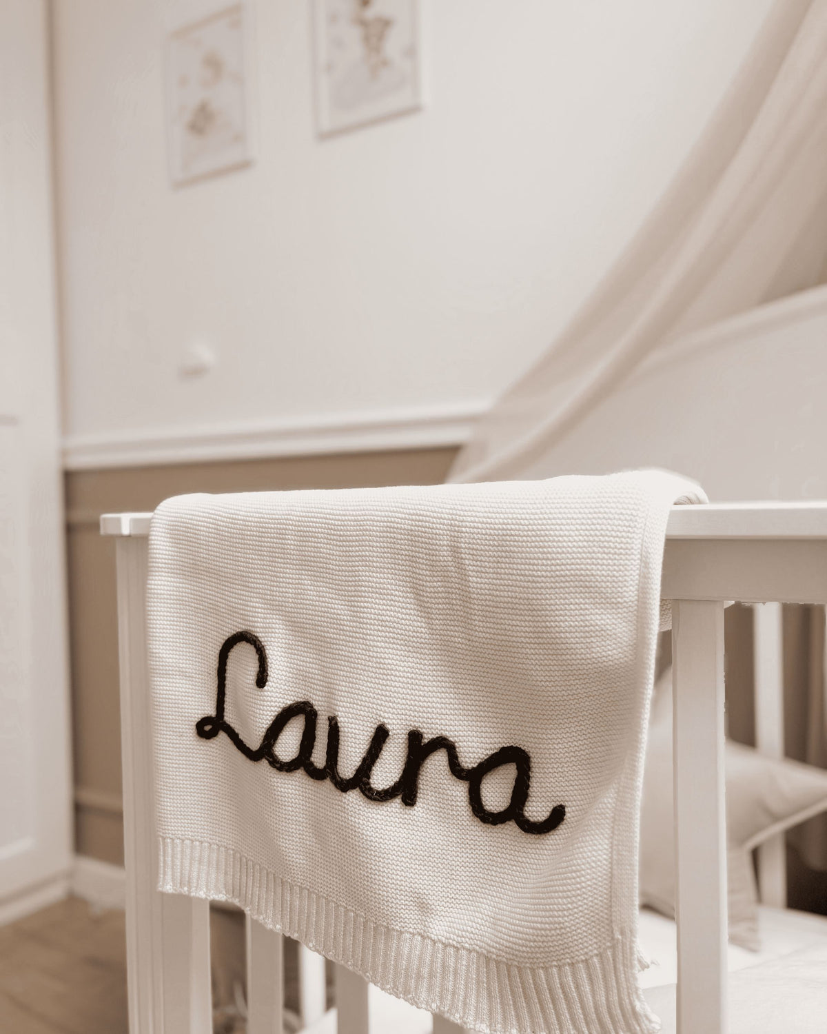 Personalisierte Strickdecke mit Namen - aus 100% Baumwolle