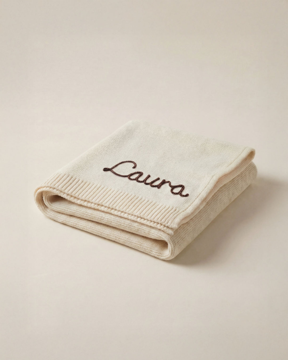 Personalisierte Strickdecke mit Namen - aus 100% Baumwolle